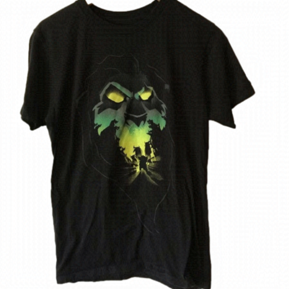 Disney’s The Lion King black T-shirt.  Men’s small. Unisex.